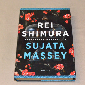 Sujata Massey Rei Shimura menetysten rannikolla